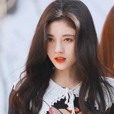 怕羞的黄莺